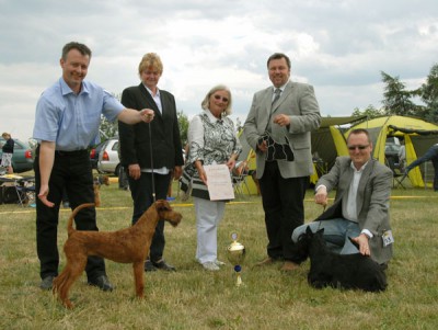 Derry the Duchess von der Weinbergsquelle ( Horatio von der Emsmühle und Mara vom Großen Bruch) Reserve Best in Show Richter: E. Heidecker (A) und O. Krcal (A)